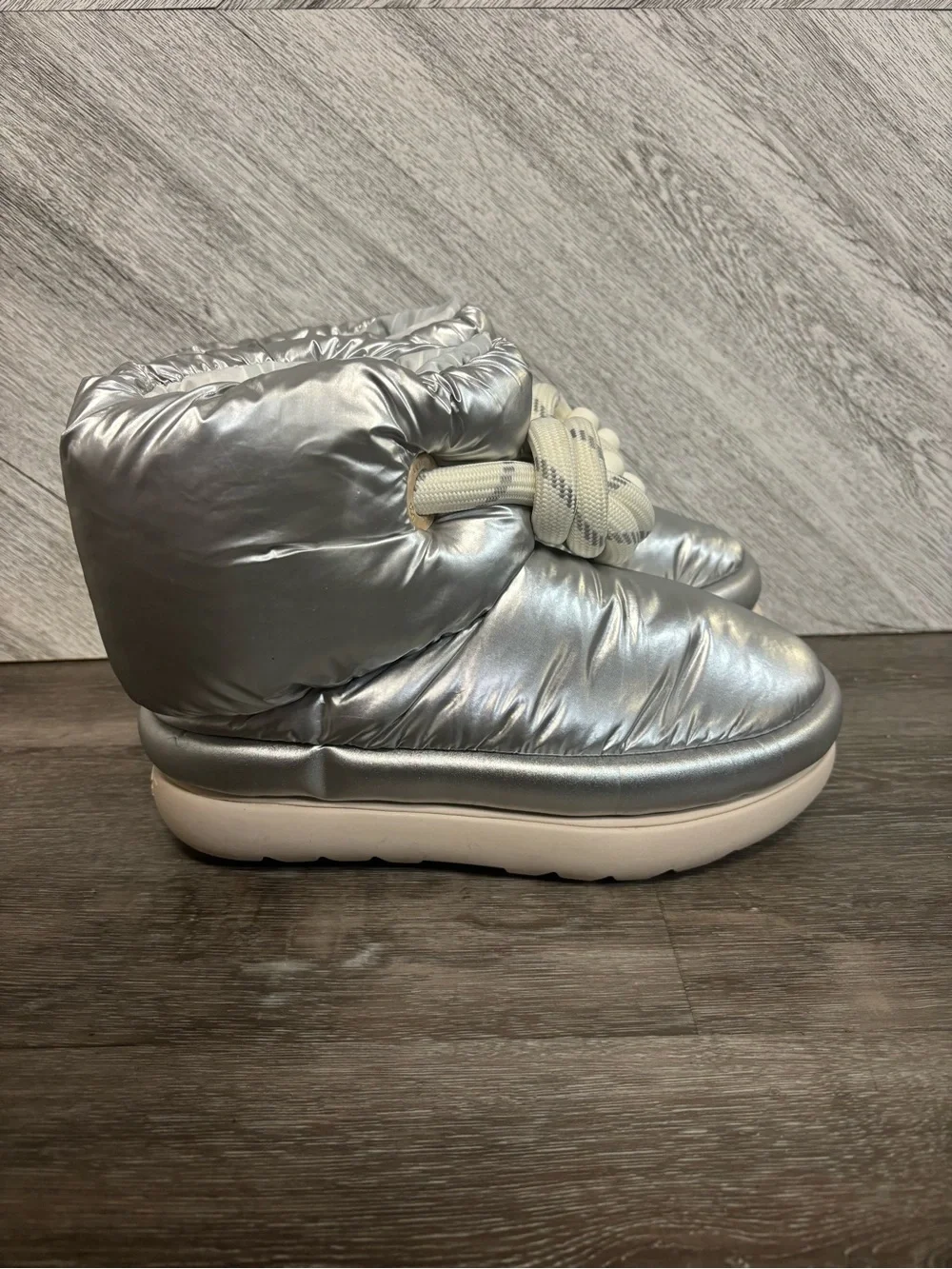 UGG|  Women's Classic Maxi Short Textile Boots In Silver Size 7 NEW